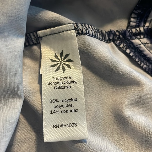 Athleta recycled poly jumpsuit romper 💙🤍 - Picture 5 of 5